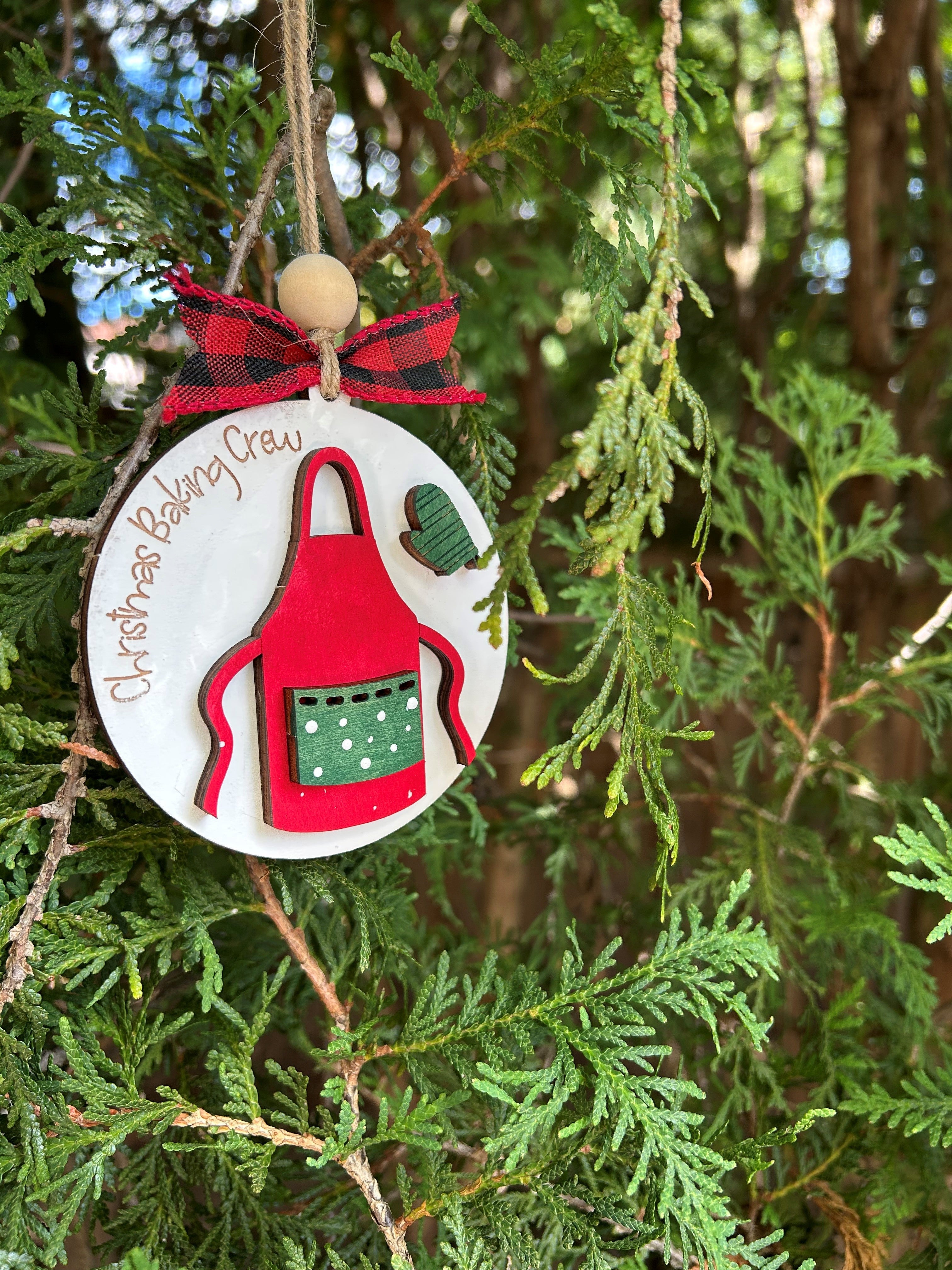 Pop Out Wood Ornament Kit - Baking Crew